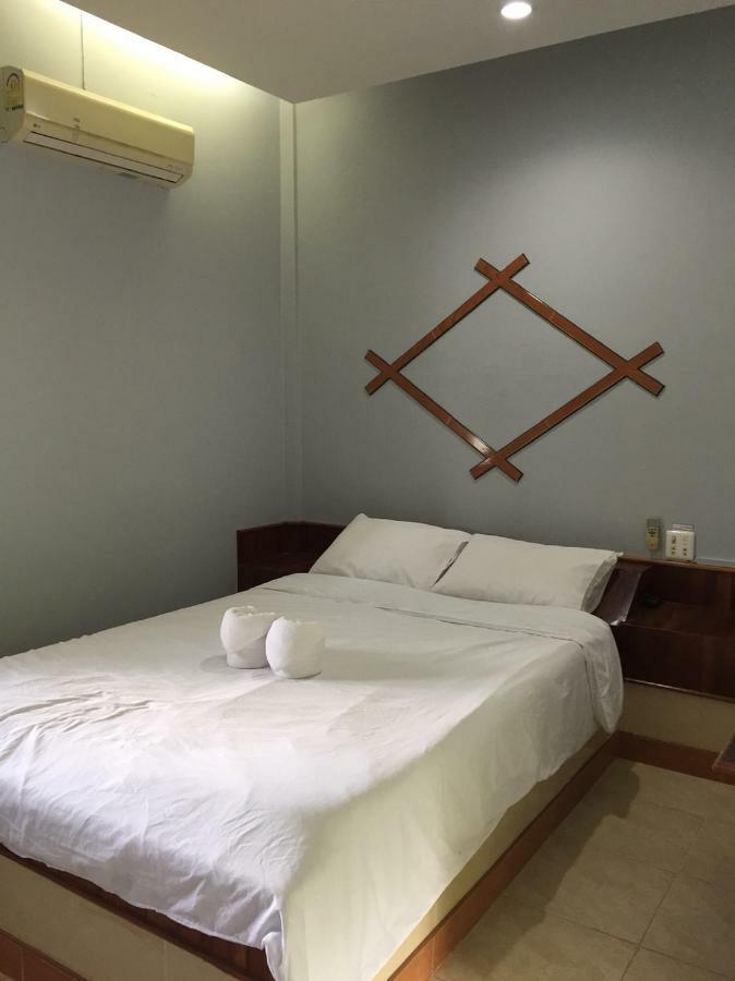 First Garden Home Resort Sisaket Buitenkant foto